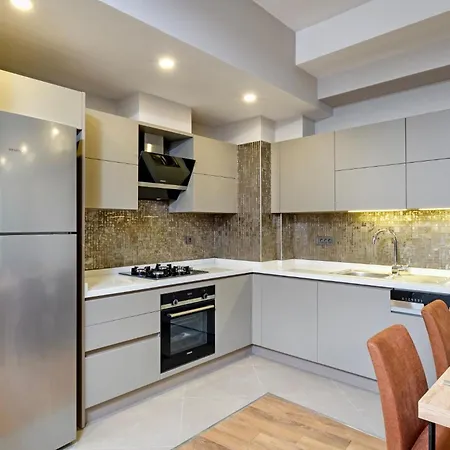 Otel Sirius Town And